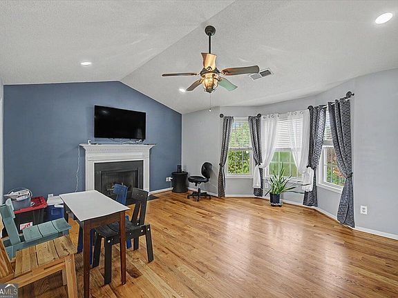 5th image of 30 Indian Hills Dr