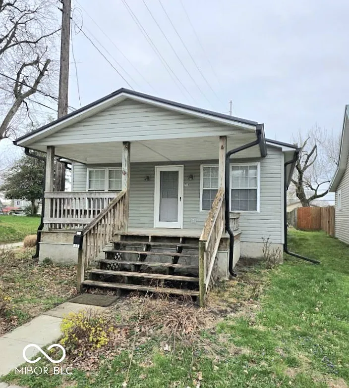 739 E Pike St photo 1