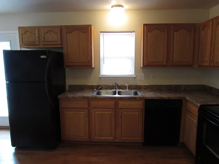 107 Andrews Dr — Photo 16
