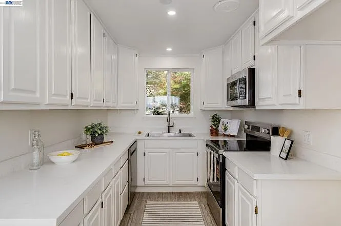 5265 Winifred Dr — Photo 8