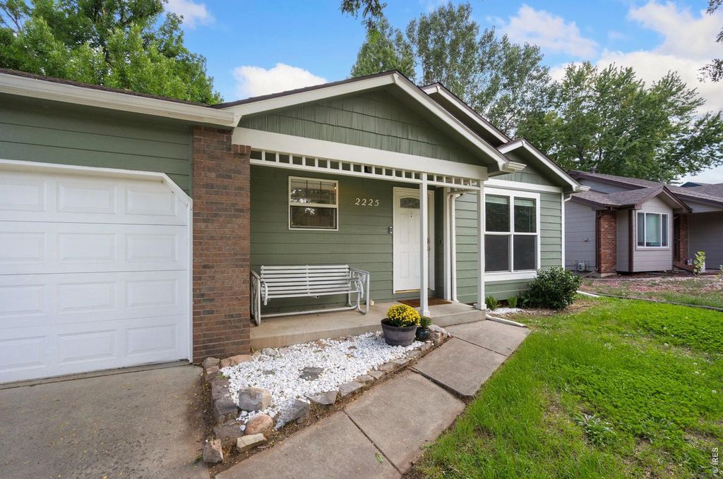 2225 Coventry Ct