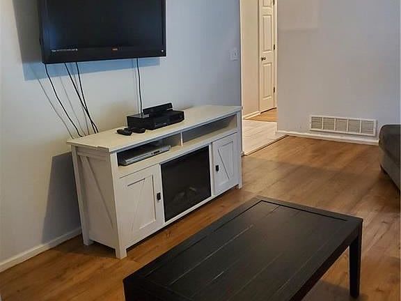 4th image of 1500 Richmond Ave