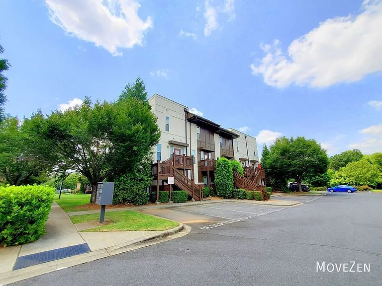 827 Seigle Point Dr — Photo 47