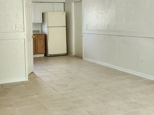 8305 N 40th St #B, Tampa, FL 33604