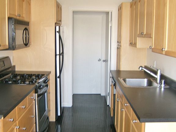 4th image of 714 Pine St APT C