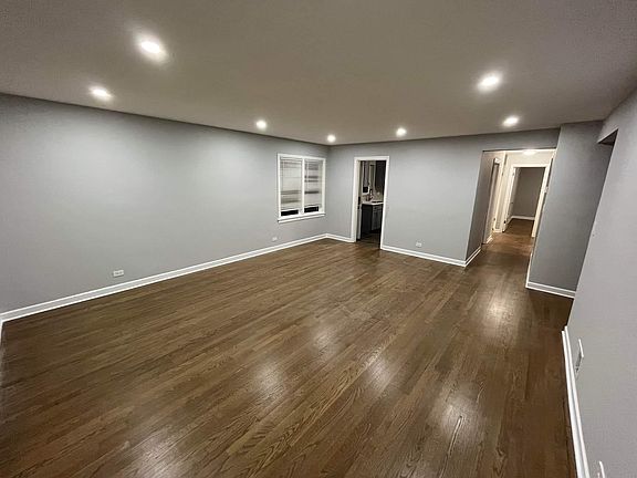 3rd image of 8212 N Kilpatrick Ave #1