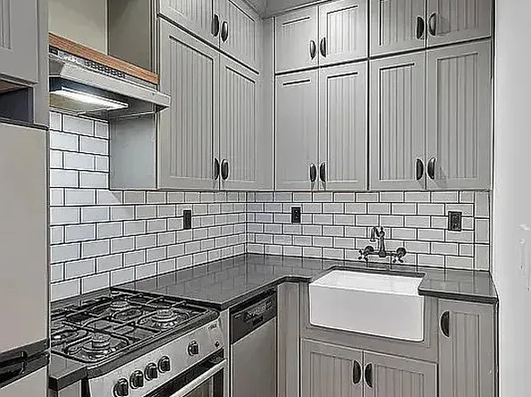 237 Kent Ave APT 2F, Brooklyn, NY 11249