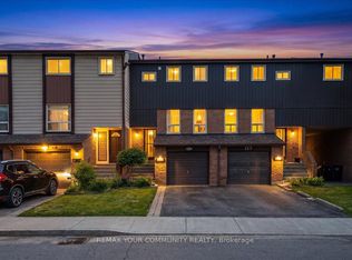 1221 Dundix Rd #126, Mississauga, ON L4Y 3Y9