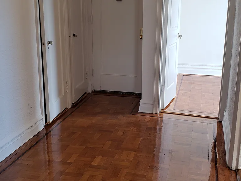 2245 E 19th St #D7 — Photo 26