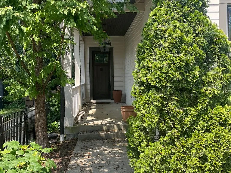 1206 Chapel Ave — Photo 2