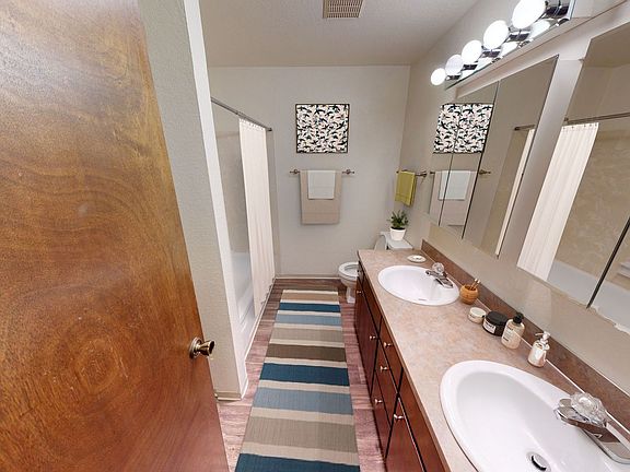 5th image of 10725 Greenwood Ave N APT 203