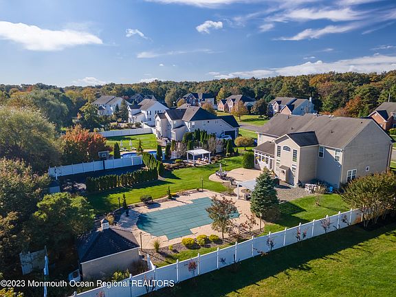 4th image of 1378 Bridport Drive