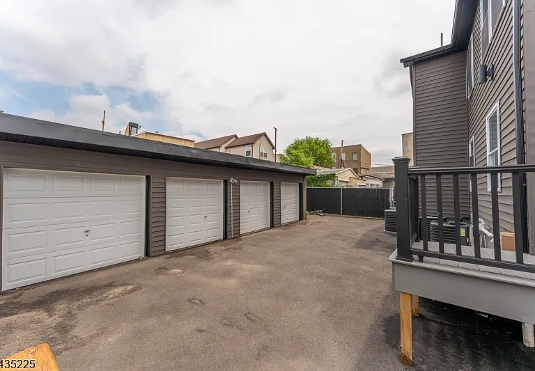 335 Henry St #3 — Photo 20