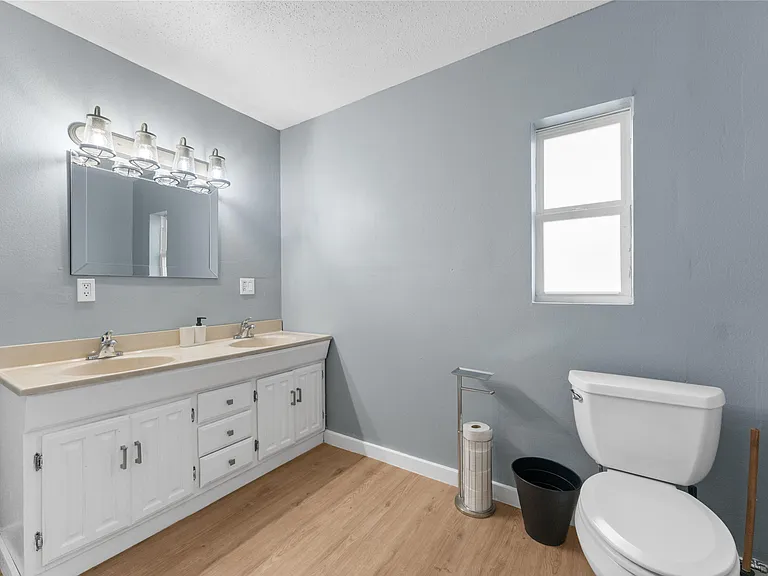 Hazel Dr — Photo 9