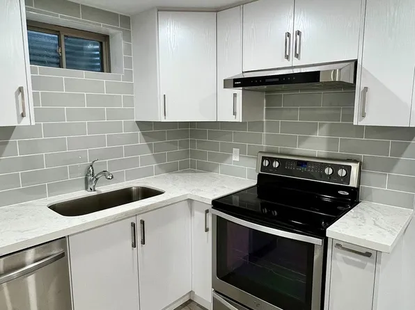 12 Schwalm Cres, New Tecumseth, ON L0G 1W0