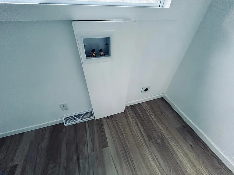 204 S West St #A — Photo 10