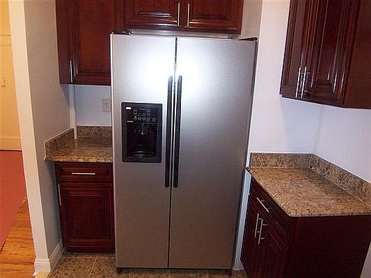 5th image of 175 W 72nd St #12H