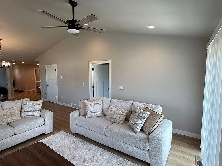 830 Highland Park Rd — Photo 6