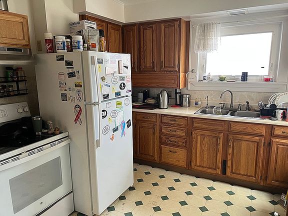 Electric Stove Oak Cabinets