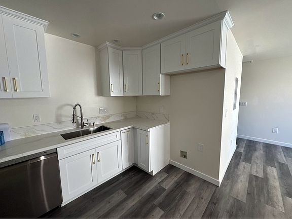 5th image of 1519 Plaza Del Amo #7