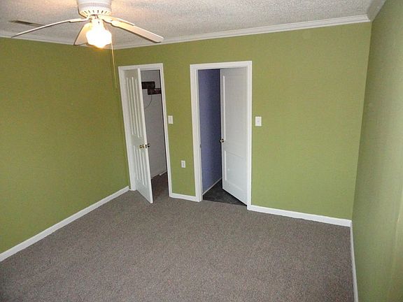 4th image of 702 E Main St