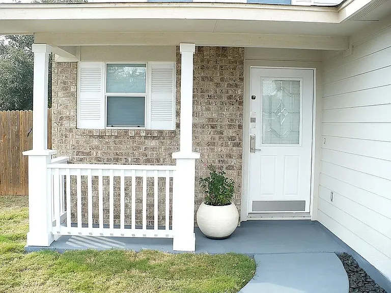 1200 Kenneys Way — Photo 3