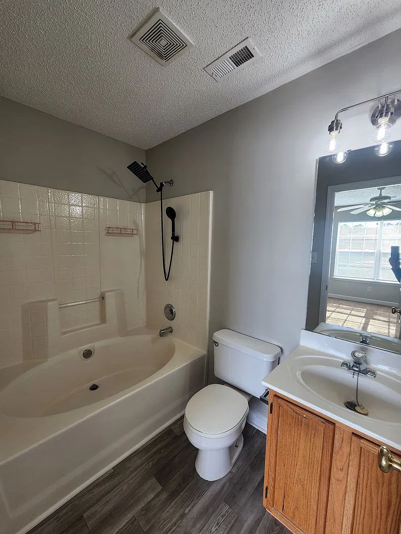 3 Bedroom Home Near University Area — Photo 4