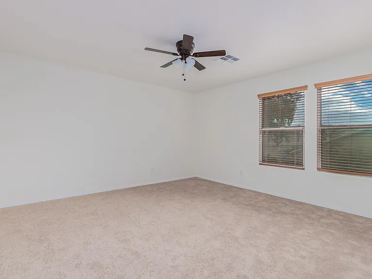 3209 W Saint Catherine Ave — Photo 13