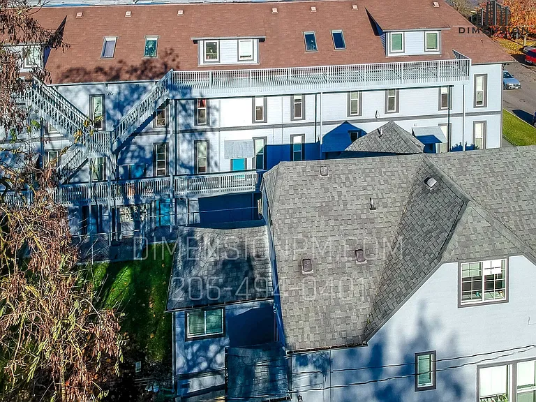 Turn of Century Apartments 1 and 3 bedrooms — Photo 7