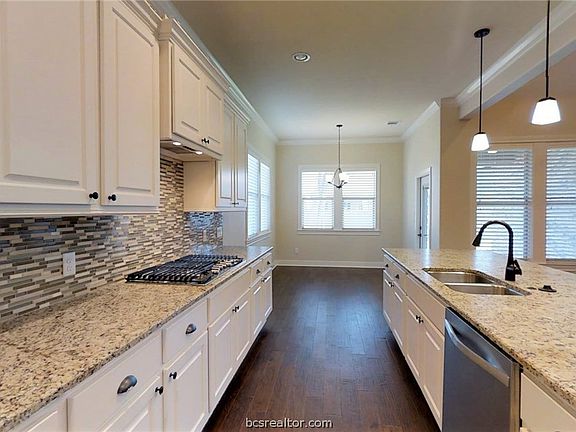 3rd image of 2603 Kinnersley Ln