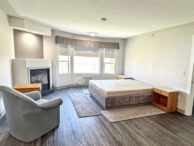 8230 Sparrow Dr — Photo 9