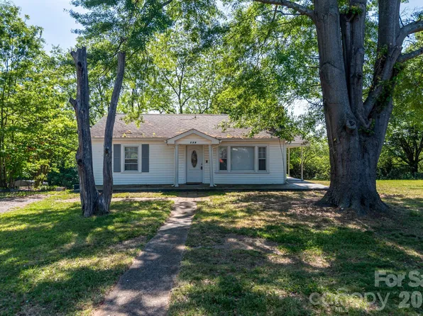 109 Hillcrest Dr, Bessemer City, NC 28016
