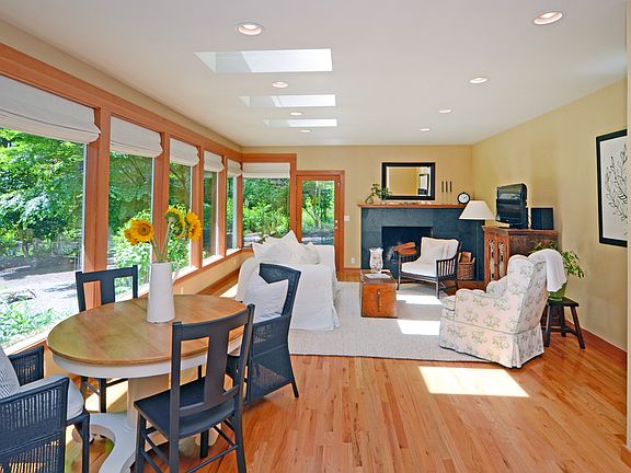 5th image of 4070 Pleasant Beach Dr NE