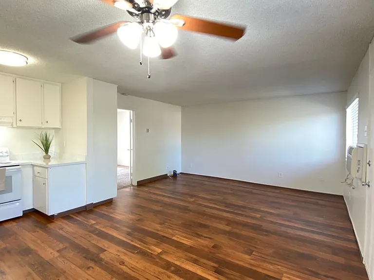 Oak Valley Apartments — Photo 8