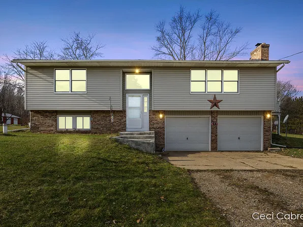 64 Mead St, Hastings, MI 49058