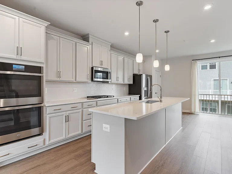 23450 Sugar Pine Ln — Photo 2