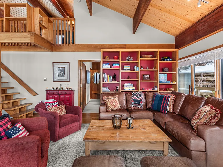 837 Mountain Laurel Dr — Photo 7