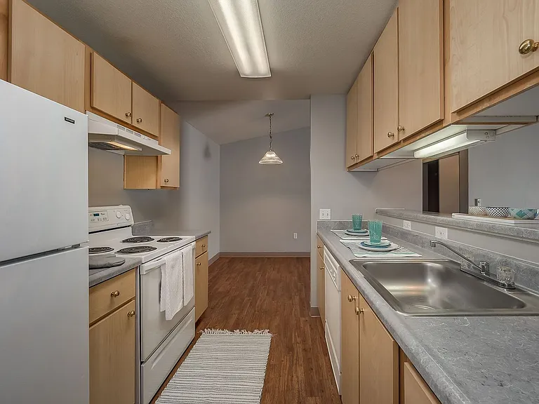 16924 SE Powell Blvd #35 — Photo 2