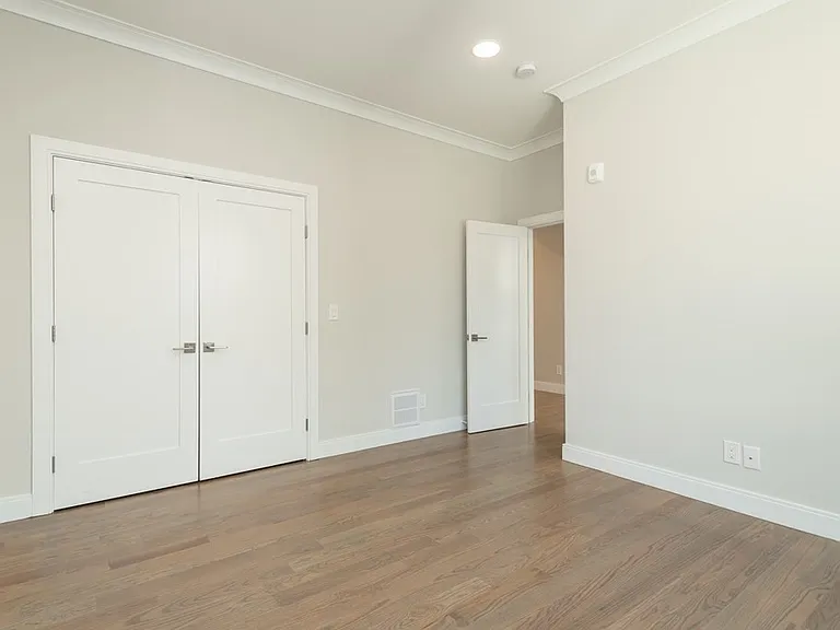 3247 Washington St #3 — Photo 11