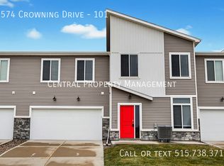 9574 Crowning Dr #101, West Des Moines, IA 50266