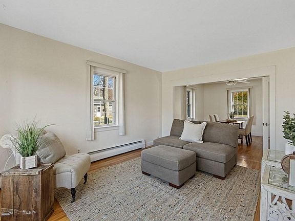 5th image of 218 Washington St