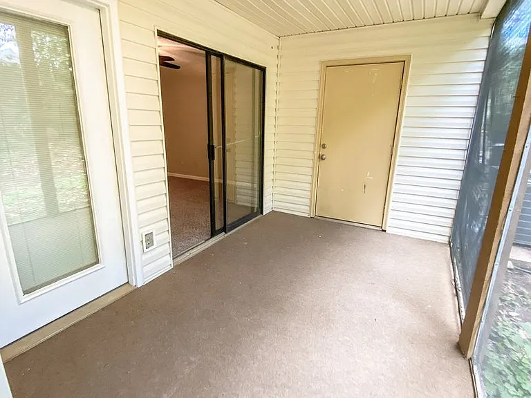 1104 Green Tree Ct #A — Photo 15