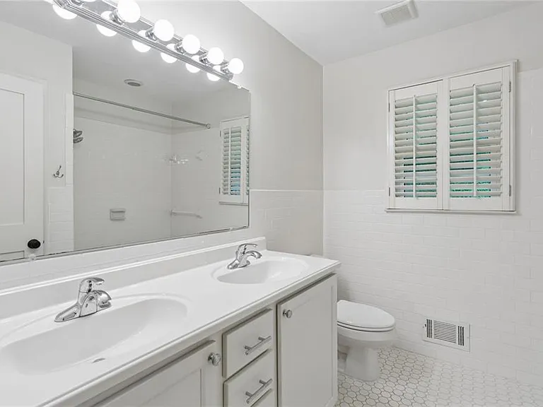 4775 Merlendale Ct NW — Photo 18