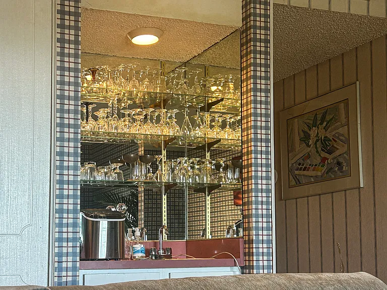 Fully operational wet bar!
