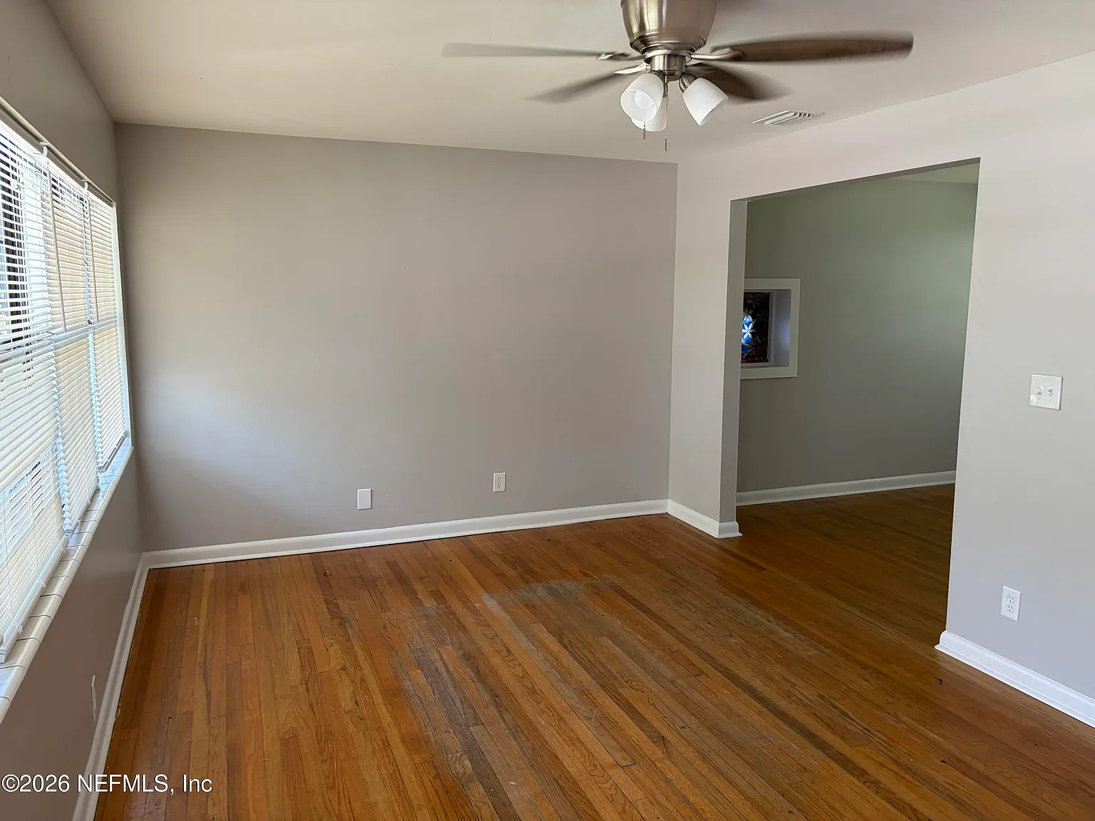 3 bed, 2.0 bath, 1200 sqft, $1,800 — Photo 2