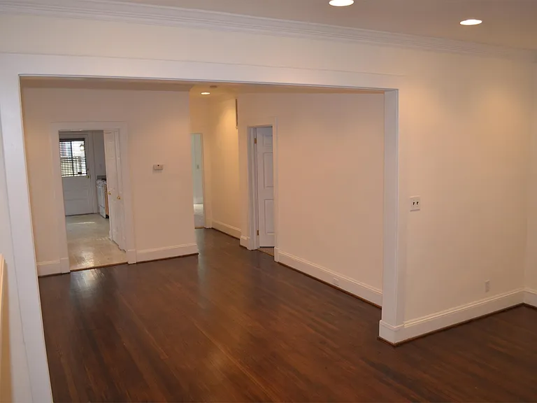 621 W Princess Anne Rd #1 — Photo 10