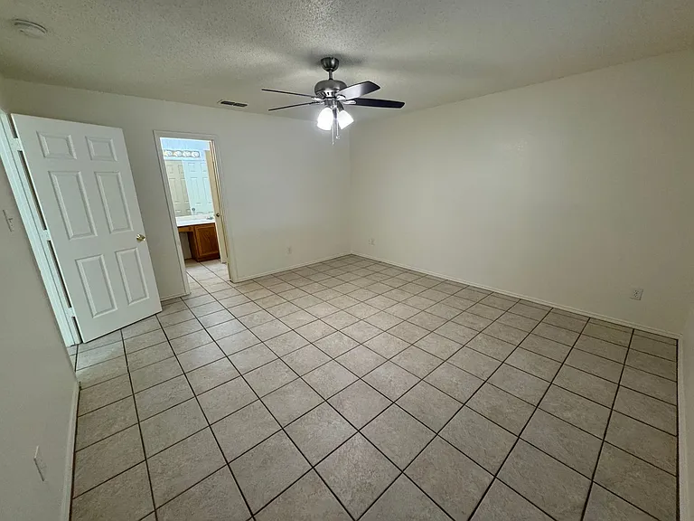 8045 Cannonwood Dr — Photo 18