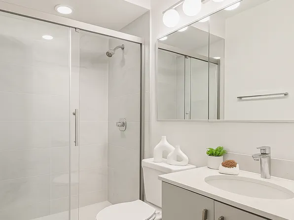 20 East 9th Street image 24 of 38