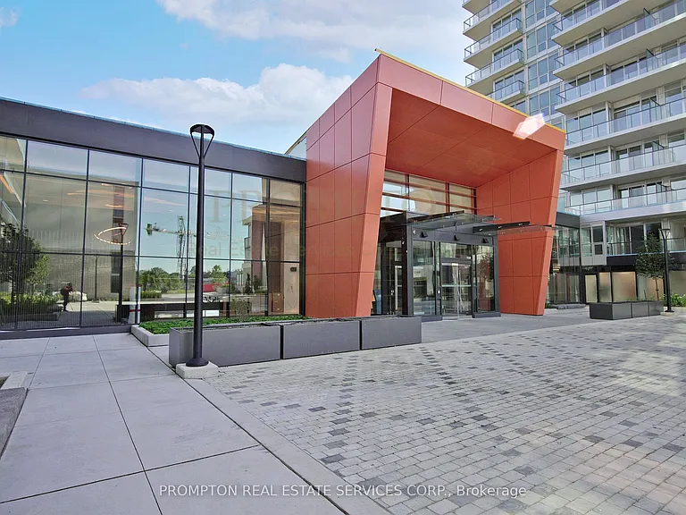 95 McMahon Dr #1109 — Photo 2