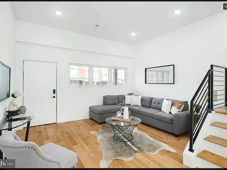 3856 Pennsgrove St — Photo 3